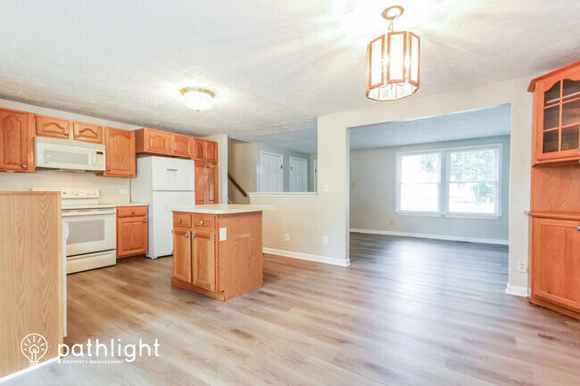 Building Photo - 152 Independence Dr