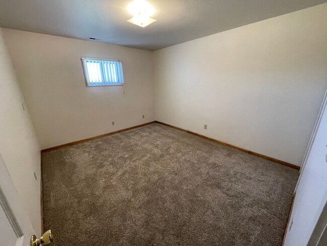 Building Photo - 2 Bed 1 Bath for rent near Billings Heights