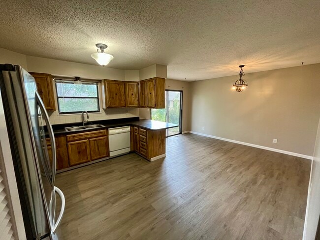 Building Photo - 1604 Dawnbreak Ct