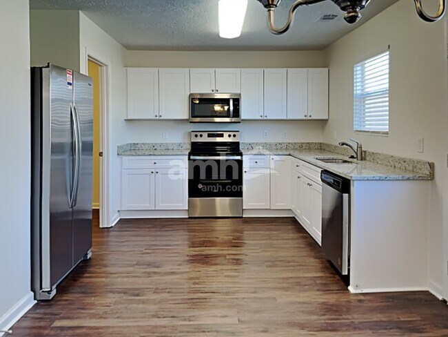 Foto del edificio - 2648 Sutherland Dr