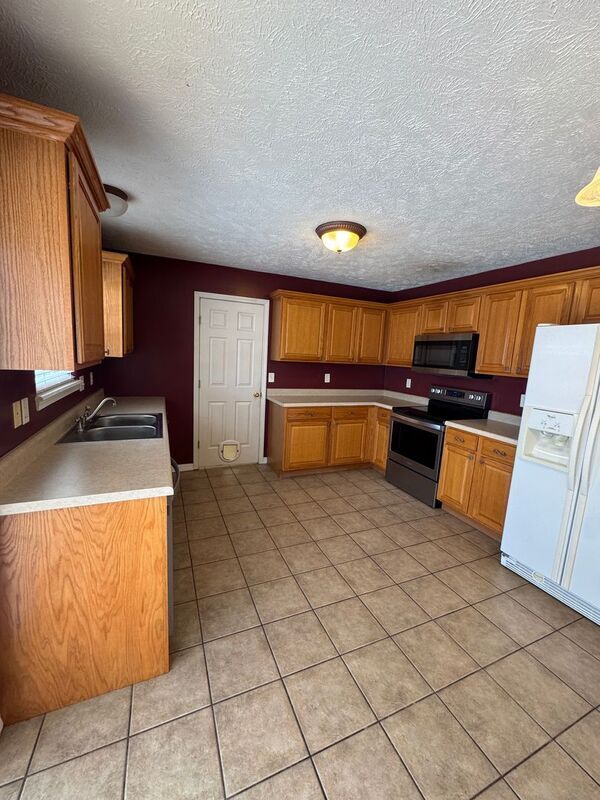 Foto del edificio - 126 N Cedarwood Ave