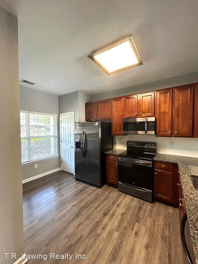Building Photo - 2 br, 2.5 bath House - 3010 Golden Dale Lane