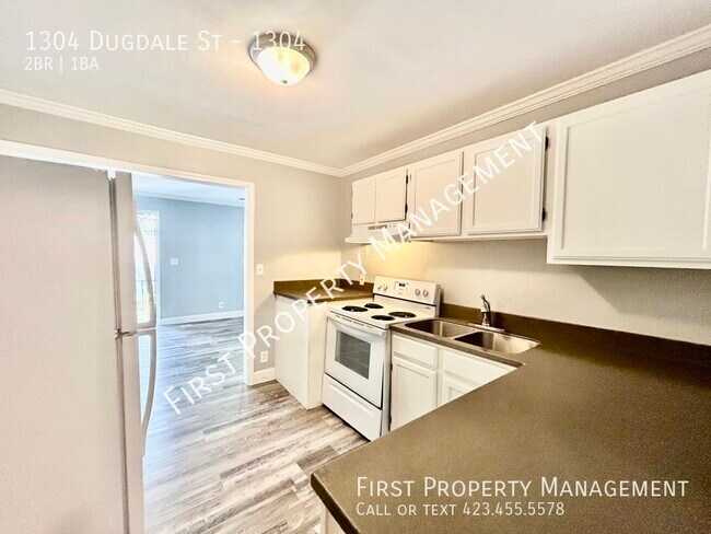 Building Photo - NORTH CHATTANOOGA! Central AC & Laundry Ho...