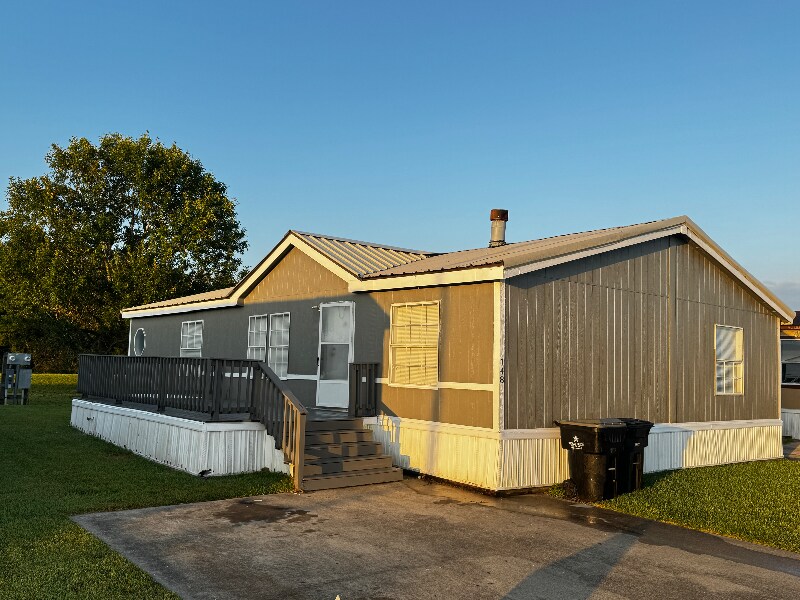 Primary Photo - 148 FM