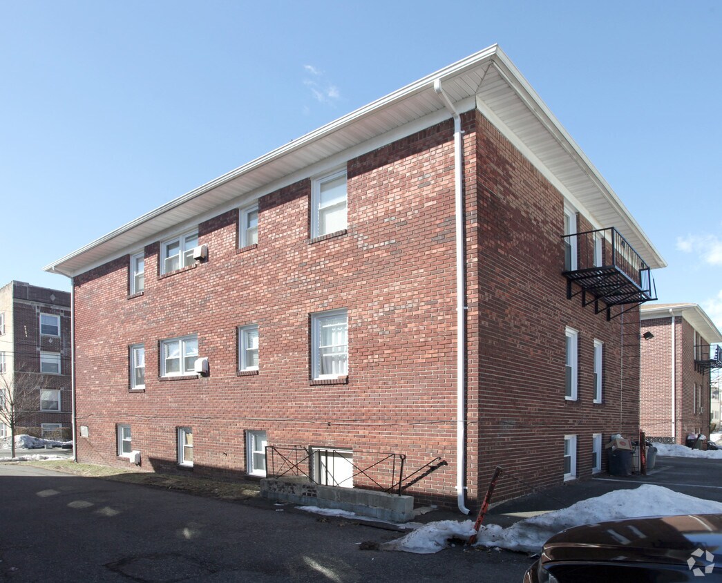 Building Photo - 1095 Fanny St