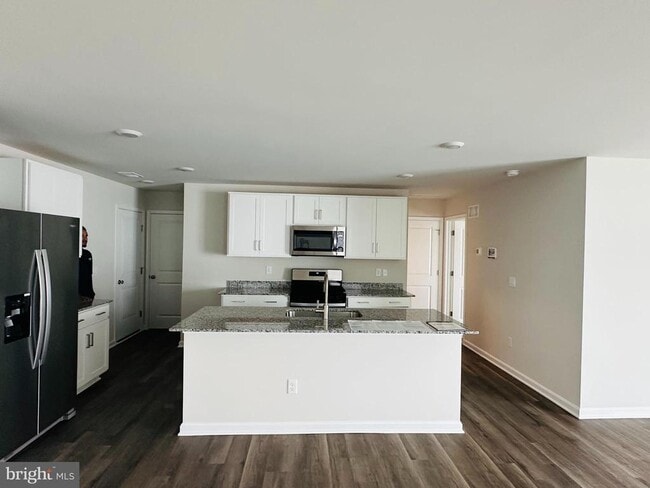 Building Photo - 108 Charing Cross Dr