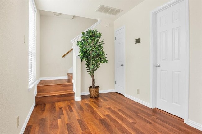 Foto del edificio - 1803 Lion-Heart Dr