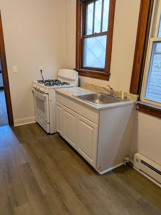 Building Photo - Cozy one bedroom apartment