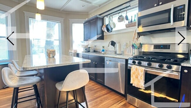 Foto del edificio - High-End Appliances, In Unit Washer and Dr...