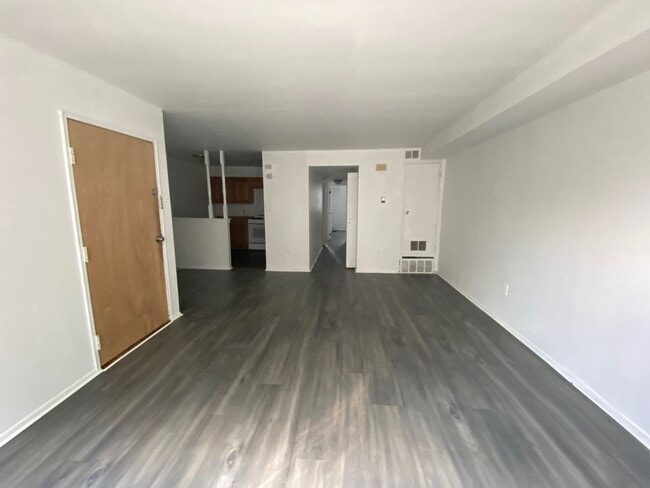 Building Photo - 3025 S 72nd St