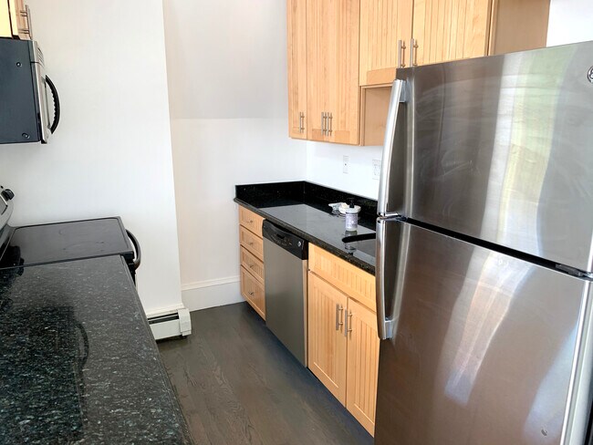 Foto del edificio - 195 Commonwealth Ave