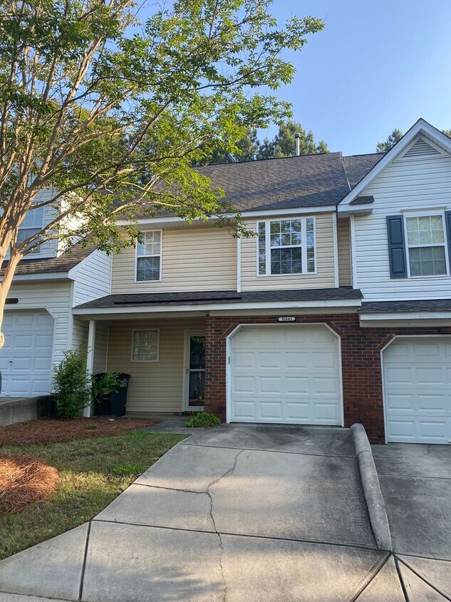 Primary Photo - Lovely Recently Remodeled Townhome!