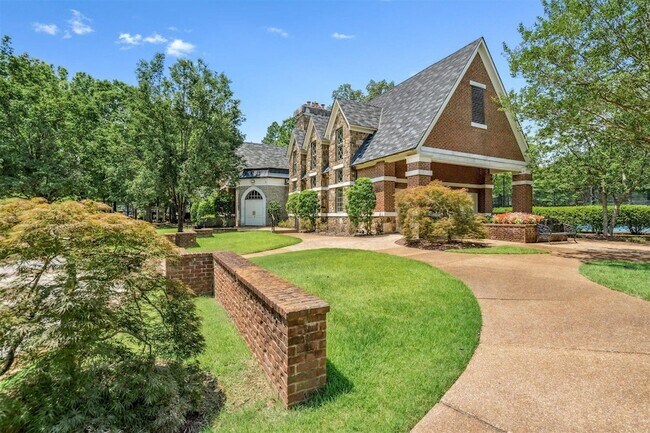 Foto del edificio - 3206 Wetherby Dr