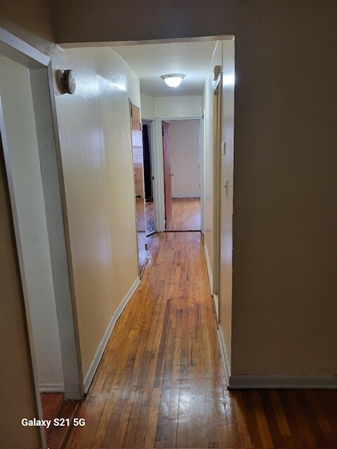 Foto del edificio - 968 E 80th St