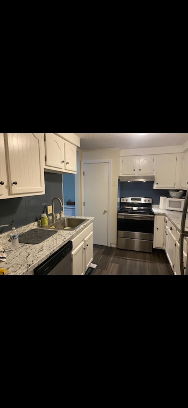 6 Coe Dr, Durham, NH 03824 House Rental in Durham, NH