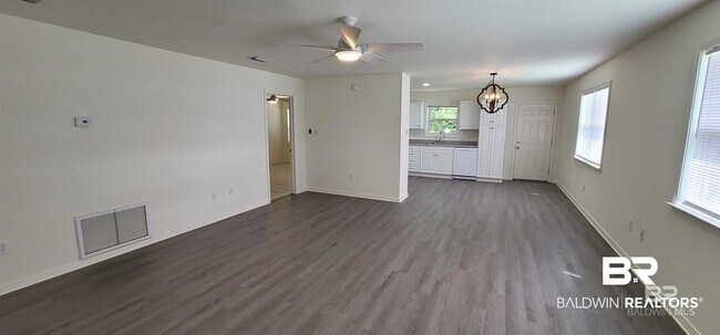 Building Photo - 9090 Bay Pnes Rd