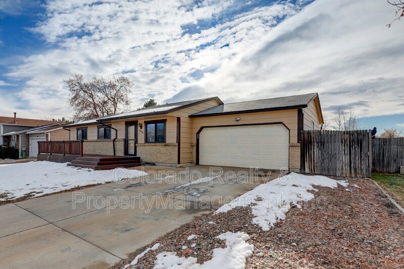 Primary Photo - 4340 Woodglen Blvd