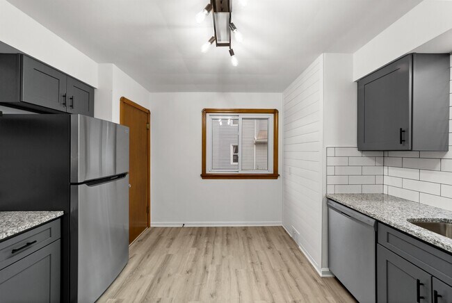 Building Photo - 11100 Thrush Ave