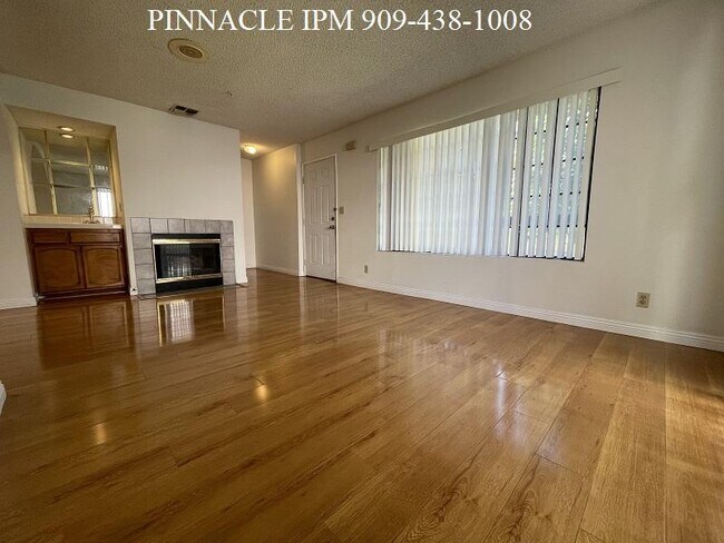 Foto del edificio - 745 Camino Real Ave #C