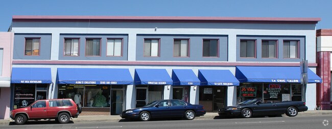 Building Photo - 922-934 A St