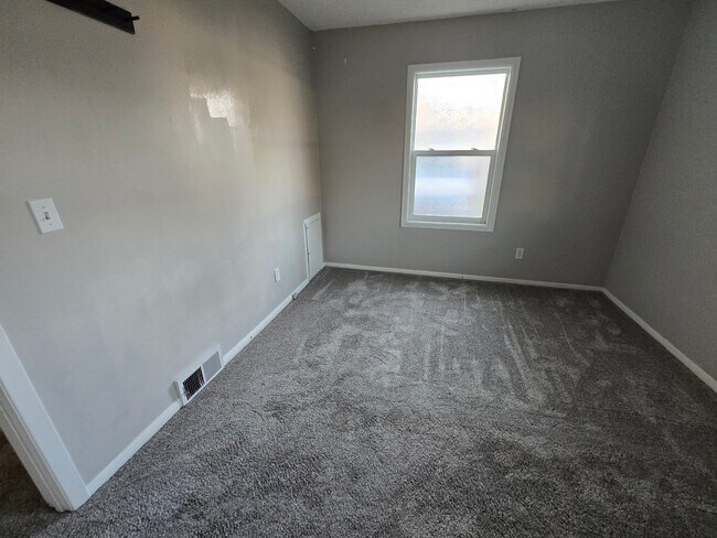 Foto del edificio - 1401-1403 Parkview Ln NE