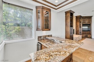 Building Photo - 1700 Wincanton Dr