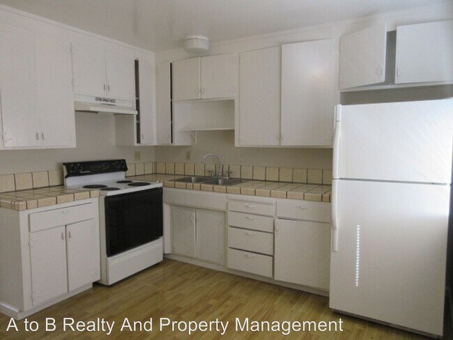 Building Photo - 575 Nido Dr