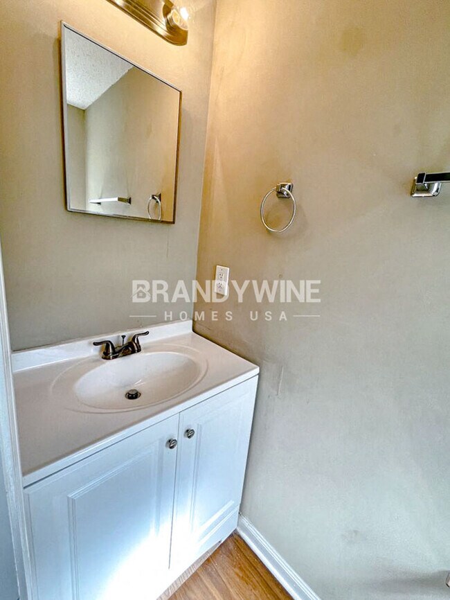 Foto del edificio - 5937 Camaro Dr W