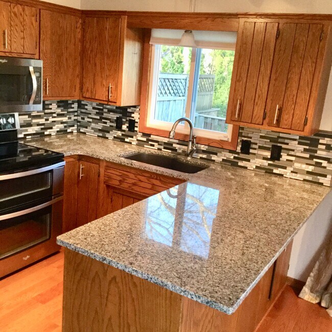 Foto del edificio - 4429 13th Ave NW