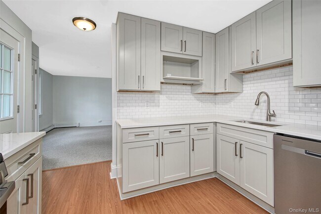 Foto del edificio - 1216 Halstead Ave