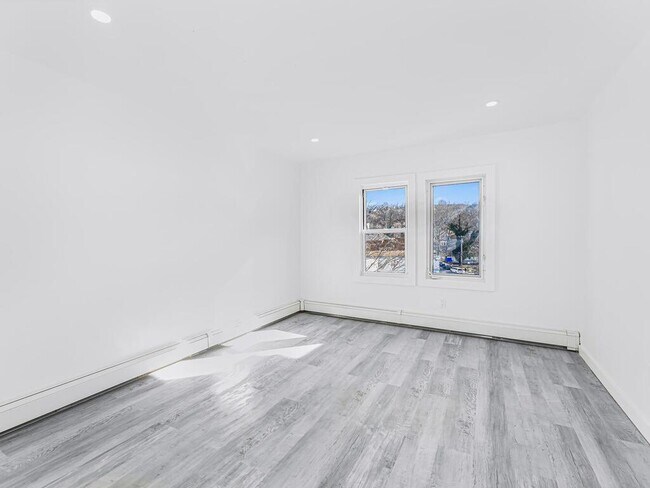 Building Photo - 134-136 Cortlandt Street
