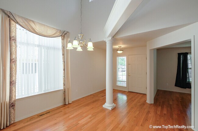 Building Photo - Bethany 4BR* 2.5 BA* Single Family Home *G...