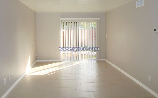 Foto del edificio - 3001 Bee Ridge Rd