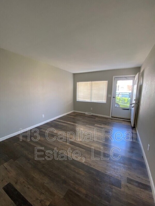 Foto del edificio - 3218 Kilarney Dr