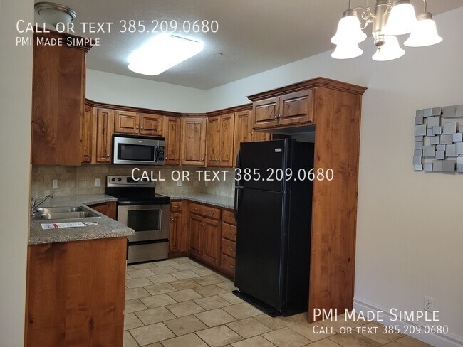 Building Photo - Gorgeous 3-Bedroom Condo with Balcony in S...