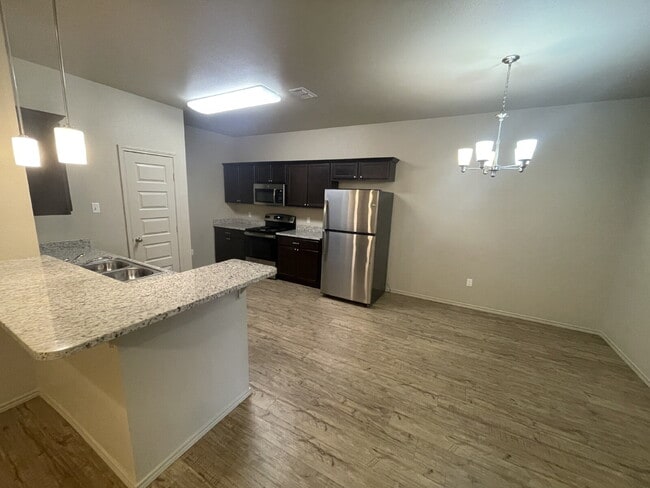 Building Photo - Townhome Located West Of Milwaukee Near Ta...
