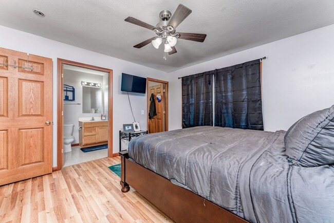 Building Photo - 9 Riddle Ct