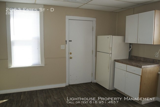 Building Photo - Updated Two Bedroom Apartment in Muskegon