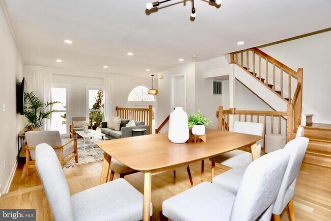 Foto del edificio - 1515 Templeton Pl