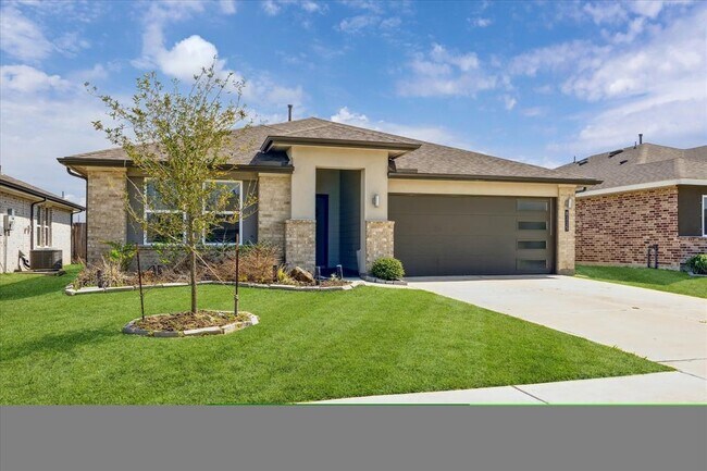 Building Photo - 8115 Brahman Ln
