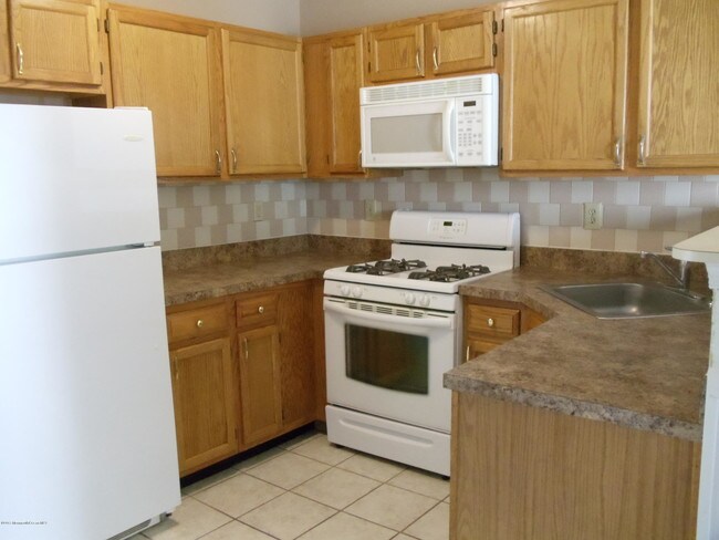Building Photo - 3402 Pepperbush Ct