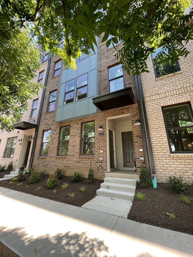 Front door - 1117 N Lombardy St