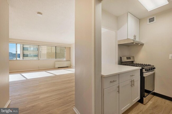 Building Photo - 5500 Friendship Blvd