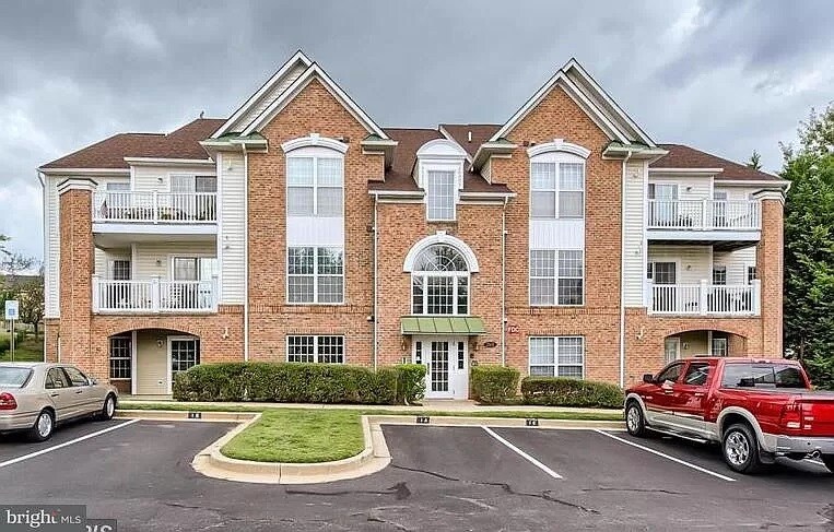 Exterior - 2501 Coach House Way