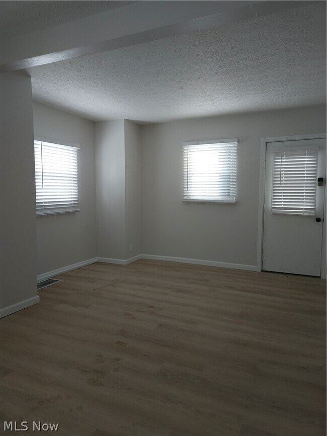 Foto del edificio - 2430 Talbot St