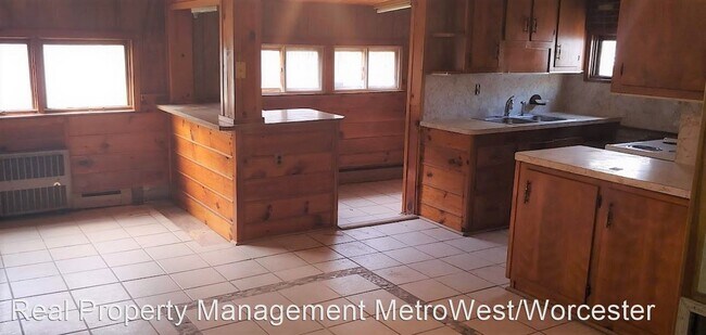 Foto del edificio - 3 br, 1 bath House - 1 Railroad Court
