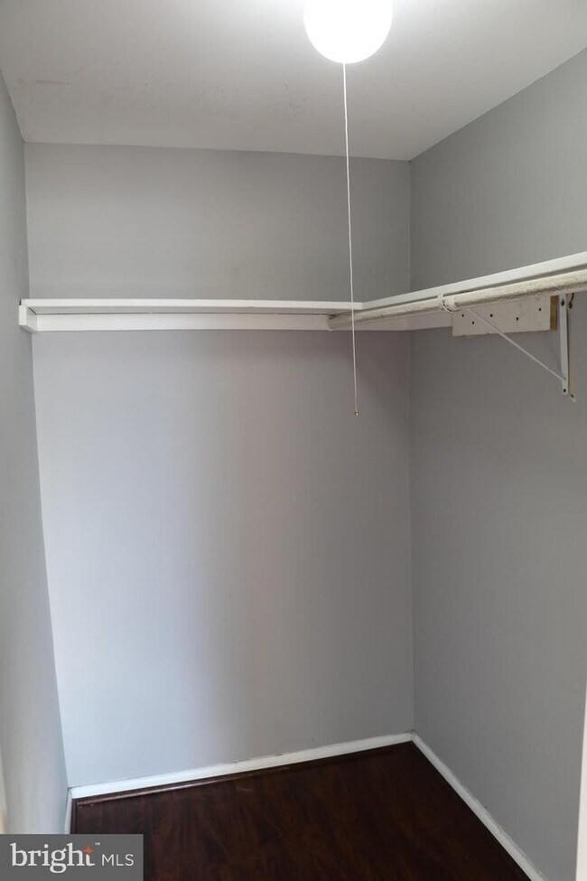 16 S Van Dorn St Unit 606, Alexandria, VA 22304 Condo for Rent in