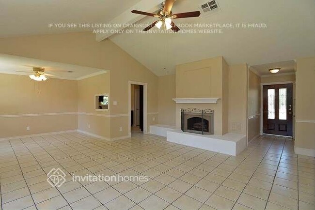 Foto del edificio - 16747 Summer Dawn Ln