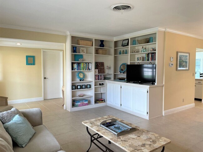 Foto del edificio - Seasonal Short-Term 2-Bedroom 2-Bath Singl...