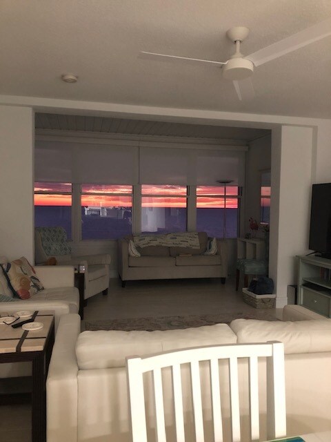 Foto del edificio - 7000 Beach Plaza